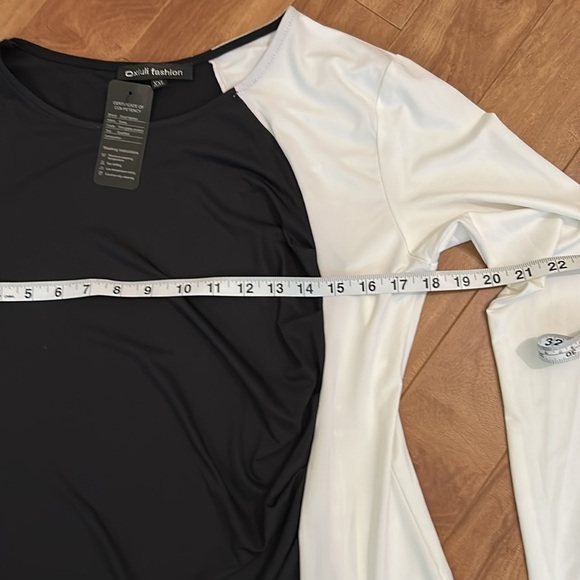 Elegant Black and White Long Sleeve Dress - Picture 7 of 10